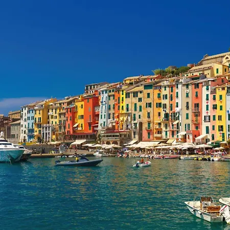 5 Terre Express Migliarina - Near Train Station * La Spezia