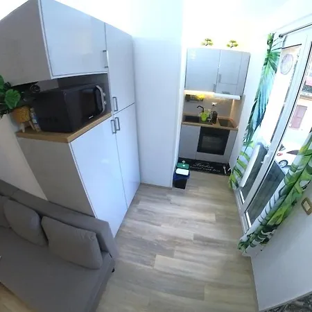 Apartment 5 Terre Express Migliarina - Near Train Station